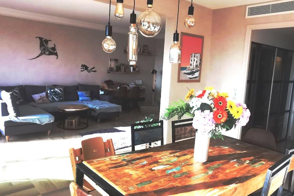 Appartement Nice Centre Vue Mer Avec Piscine Pour Famille, Couple D'Amis Pas De Groupes De Jeunes Autorises المظهر الخارجي الصورة